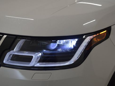 Used 2022 Land Rover Range Rover Westminster Edition image 11