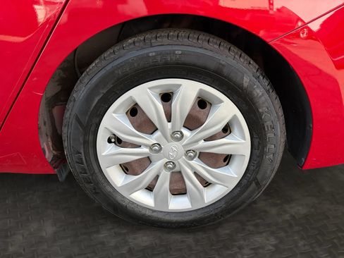 Used 2019 Hyundai Accent SE w/ Cargo Package FWD image 38