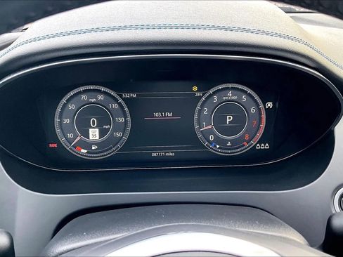 Used 2019 Jaguar E-PACE R-Dynamic SE image 20