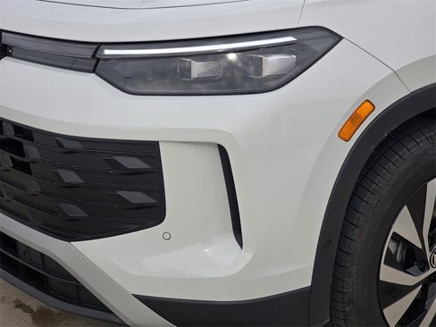 New 2026 Volkswagen Tiguan S image 6