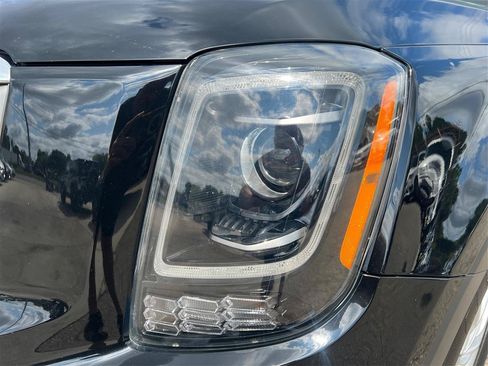 Used 2020 Kia Telluride LX FWD image 18