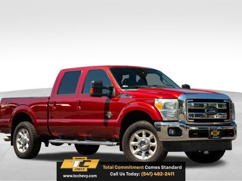 Used 2016 Ford F250 Lariat w/ Lariat Ultimate Package AWD/4WD image 3