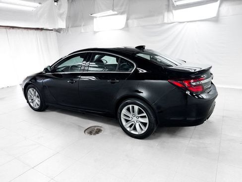 Used 2017 Buick Regal AWD image 3