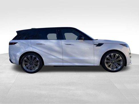 New 2025 Land Rover Range Rover Sport Dynamic SE image 4