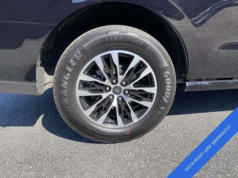 Certified 2025 Ford Expedition Platinum AWD/4WD image 9