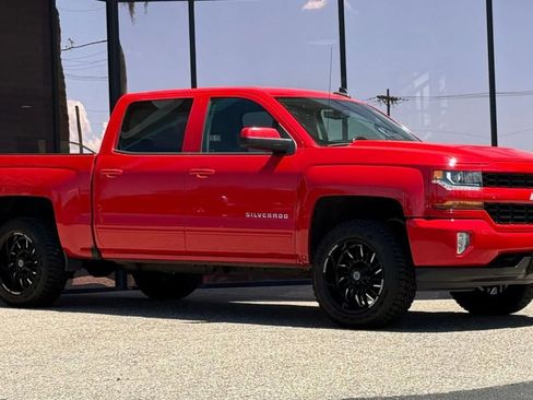 Used 2018 Chevrolet Silverado 1500 LT w/ All Star Edition image 19