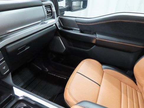 Used 2024 Ford F250 Platinum image 33