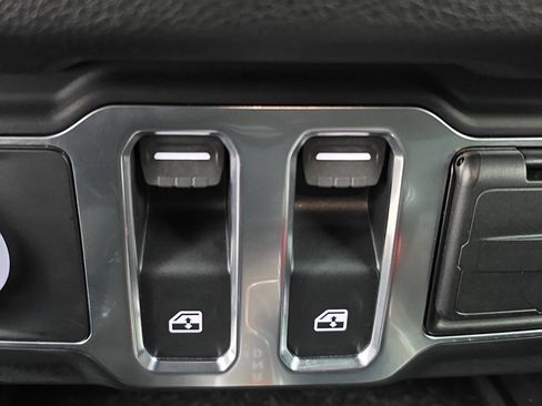 Used 2024 Jeep Wrangler Sport S image 26