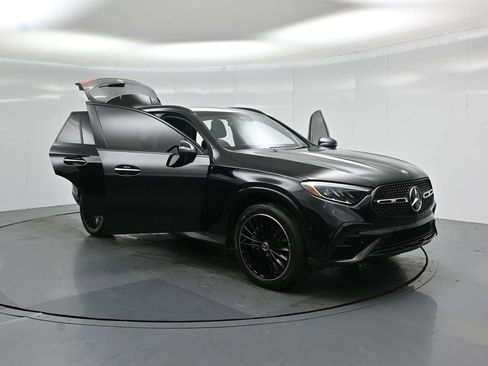 Used 2025 Mercedes-Benz GLC 300 image 35