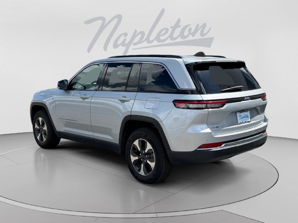 Used 2024 Jeep Grand Cherokee Limited 4xe AWD/4WD image 3