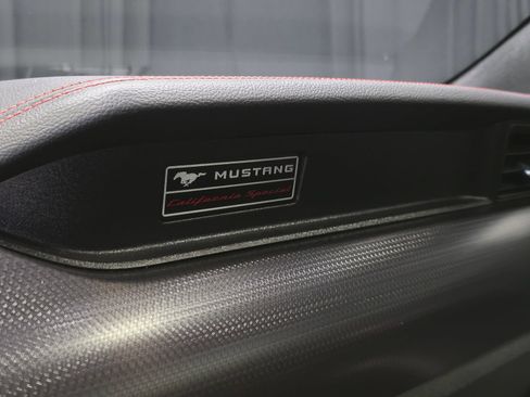 Used 2019 Ford Mustang GT Premium w/ Equipment Group 401A RWD image 4