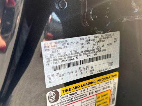 Used 2025 Ford Expedition Platinum w/ Stealth Appearance Package image 30