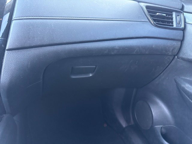 Used 2019 Nissan Rogue S FWD image 39