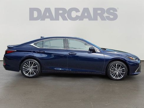 Used 2023 Lexus ES 350 w/ Premium Package FWD image 7