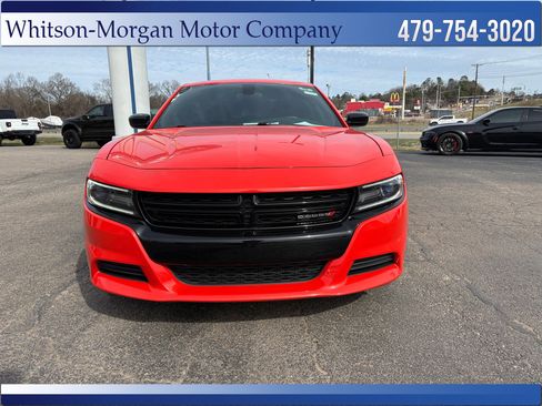 Used 2018 Dodge Charger SXT w/ Blacktop Package image 2
