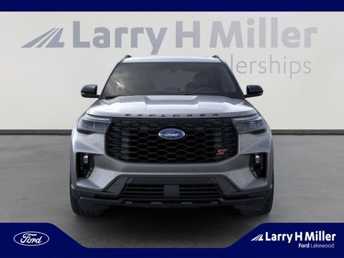 New 2026 Ford Explorer ST w/ Sun And Sound Package image 6