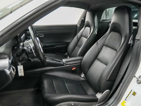 Used 2015 Porsche 911 Targa 4 AWD/4WD image 5