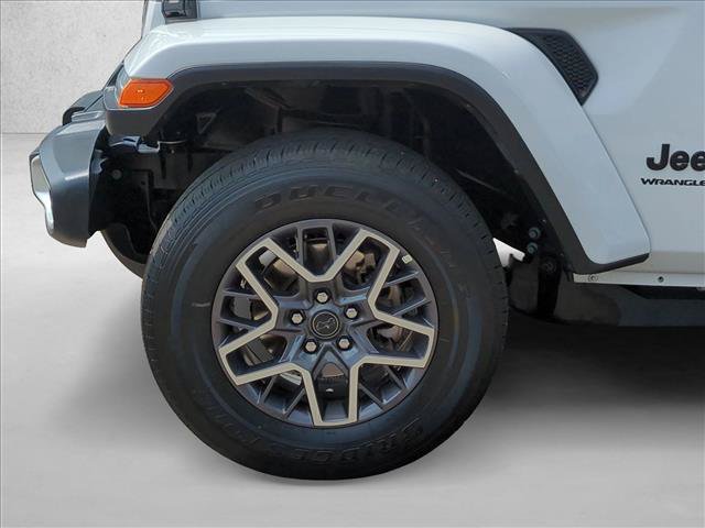 Used 2026 Jeep Wrangler Unlimited Sahara AWD/4WD image 22