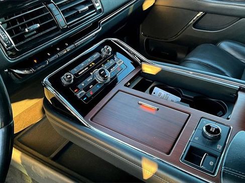 Used 2023 Lincoln Navigator Reserve image 19
