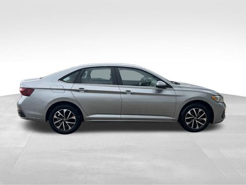 Used 2022 Volkswagen Jetta S image 6