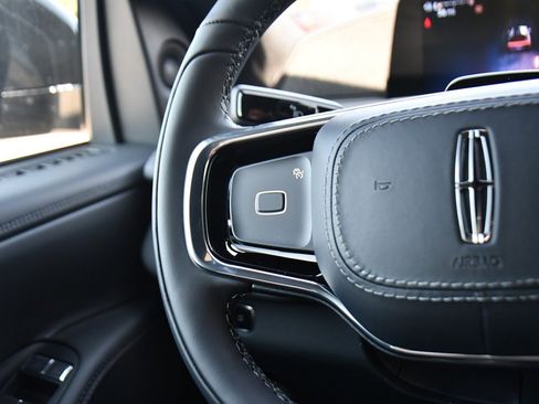 New 2025 Lincoln Navigator Reserve w/ Jet Appearance Package image 40