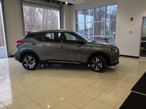 Used 2020 Nissan Kicks SR w/ SR Premium Package image 6