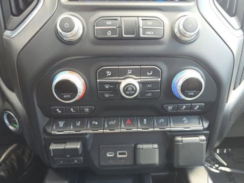 Used 2022 GMC Sierra 2500 Denali w/ Denali Ultimate Package image 20