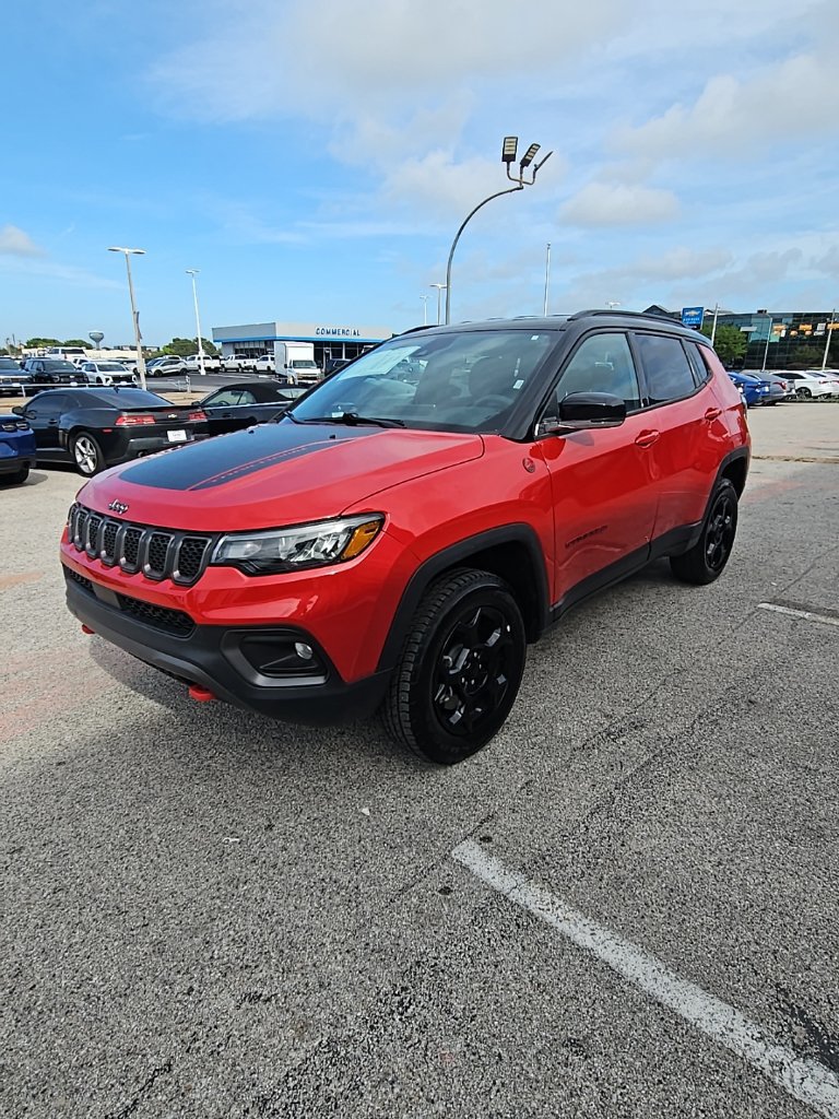 Used 2024 Jeep Compass Trailhawk AWD/4WD image 3
