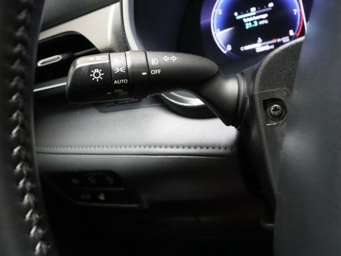 Used 2024 Toyota Highlander Limited image 25