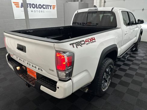 Used 2021 Toyota Tacoma TRD Off-Road w/ TRD Premium Off Road Package AWD/4WD image 9