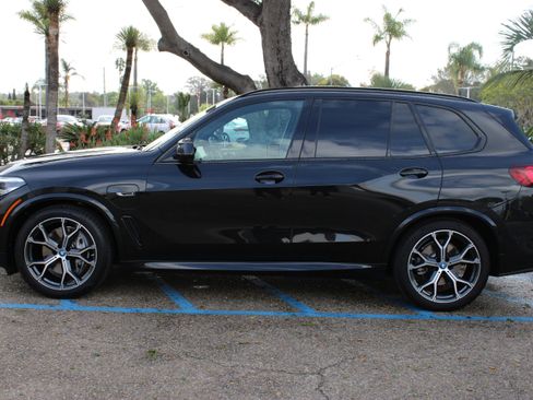 Used 2023 BMW X5 xDrive45e w/ M Sport Package image 2