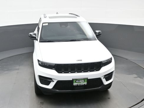 New 2025 Jeep Grand Cherokee Altitude AWD/4WD image 25