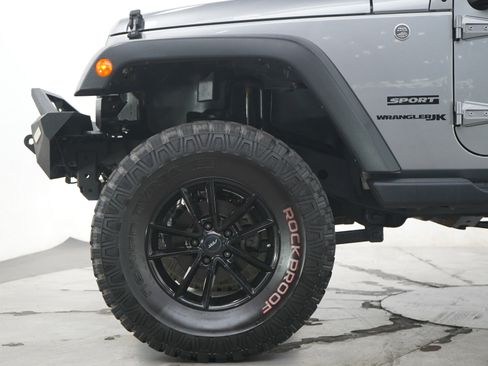 Used 2018 Jeep Wrangler Sport image 24