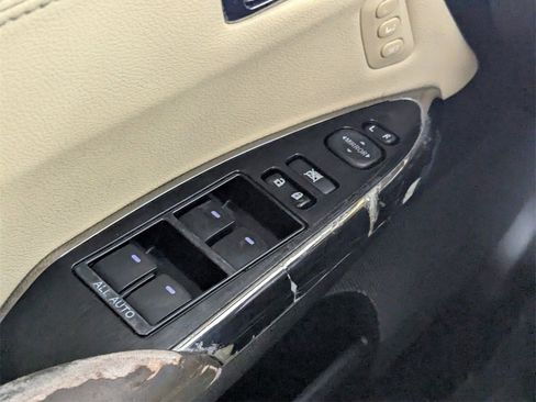 Used 2018 Toyota Avalon XLE Premium image 15