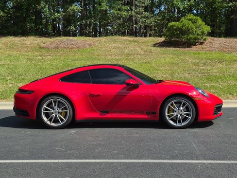 Certified 2021 Porsche 911 Carrera RWD image 25