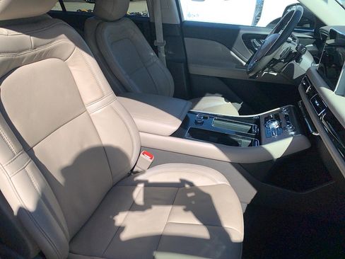 Used 2023 Lincoln Aviator Reserve w/ Elements Package Plus image 12