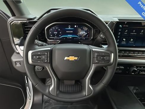 Used 2025 Chevrolet Silverado 3500 LT w/ Safety Package AWD/4WD image 15