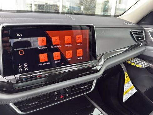 New 2025 Volkswagen Atlas Peak Edition SE image 13