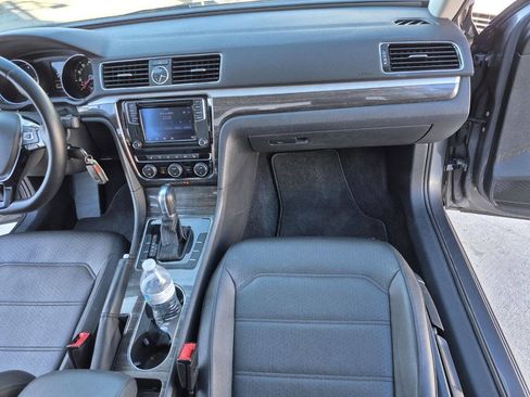 Used 2016 Volkswagen Passat 1.8T SE image 18