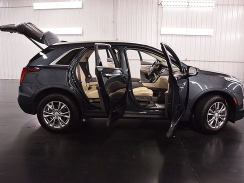 Used 2021 Cadillac XT5 Premium Luxury FWD image 38