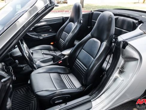 Used 2002 Porsche 911 Cabriolet image 5