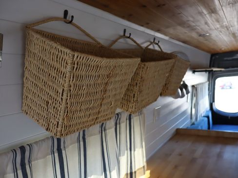 Used 2022 Mercedes-Benz Sprinter 2500 w/ Parking Package image 18