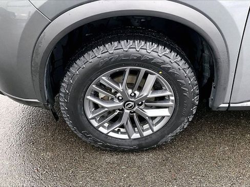 Used 2024 Nissan Rogue S image 9