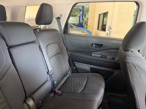 Used 2025 Nissan Pathfinder SV AWD/4WD image 34