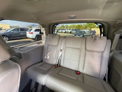 Used 2014 Lincoln Navigator 2WD image 22