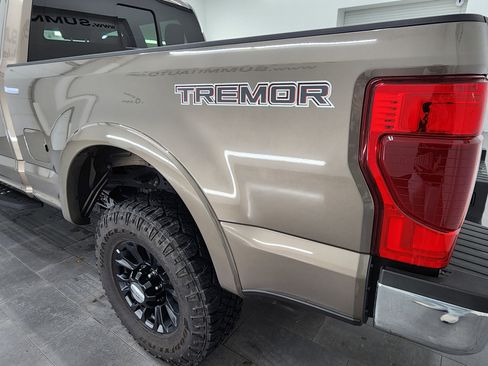Used 2022 Ford F250 Lariat w/ Tremor Off-Road Package image 31