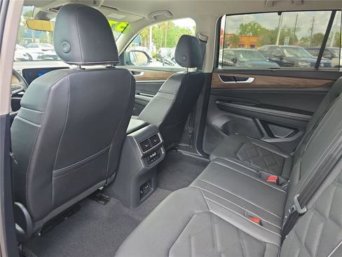 Used 2026 Volkswagen Atlas SE image 12