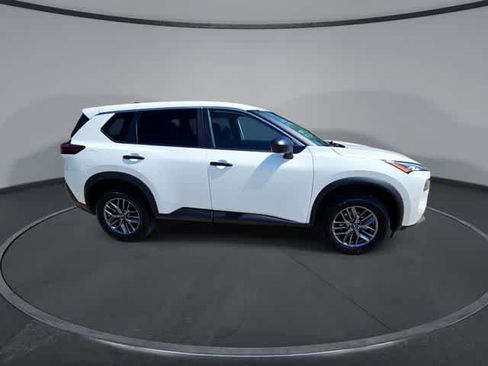 Used 2023 Nissan Rogue S FWD image 9
