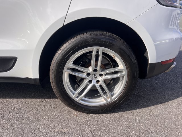 Used 2019 Porsche Macan AWD/4WD image 35