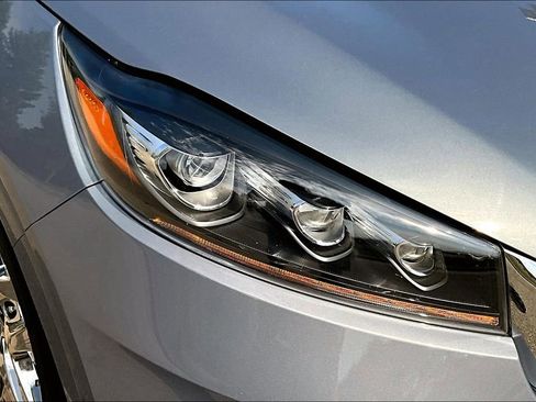 Used 2019 Kia Sorento SX image 28